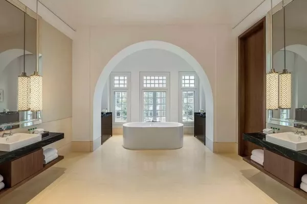 suite-bath.jpg