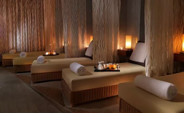 a5g8-fairmont-singapore-spa-lounge-975x600.png