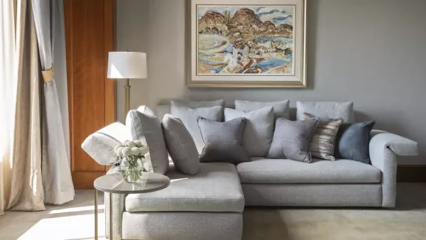 GOVERNOR SUITE SOFA.jpg