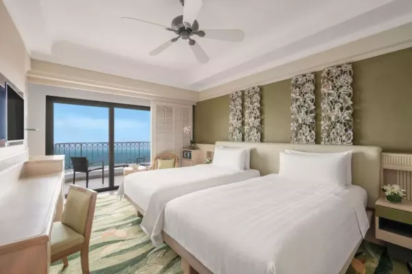 Panoramic Twin Room with Sea View.jpg