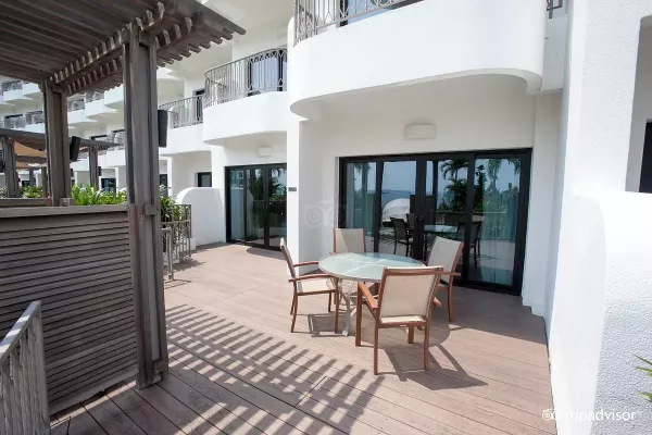 deluxe-sea-view-suite--v5949399 (1).jpg