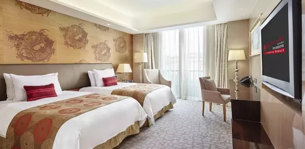 presidential suite twn bedroom.jpg