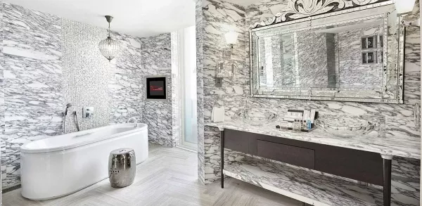 presidential suite bathroom.jpg