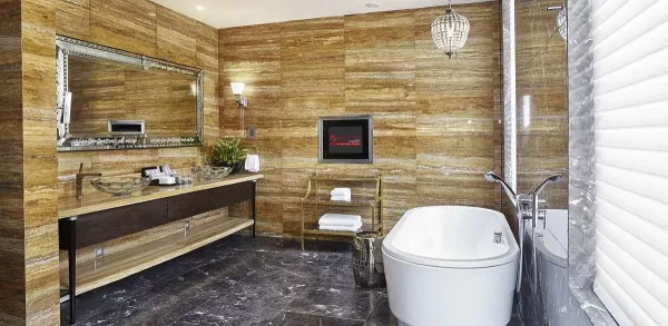 merlion suite bathroom 1.jpg