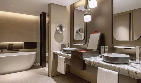 SKY LINE SUITE BATH.jpg