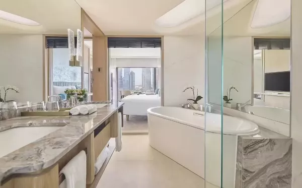 MARINA BAY VIEW BATHROOM MO.jpg