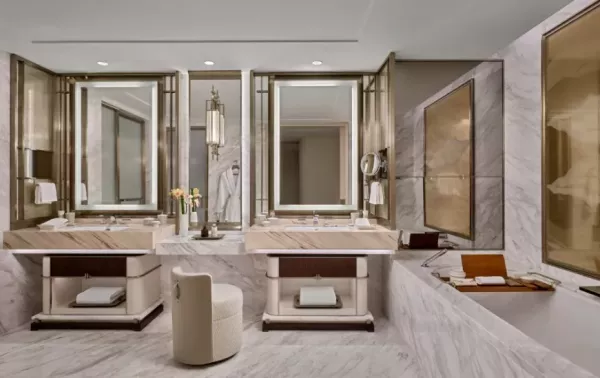 PAIZA SIGN SUITE CITY VIEW BATHROOM MBS .jpg