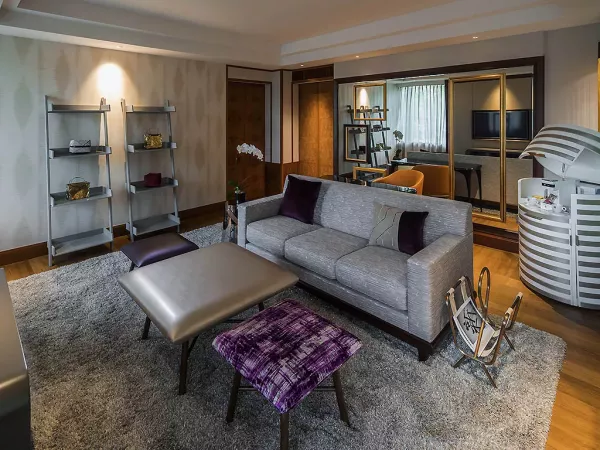 PRESTIGE FAMILY SUITE SOFITEL SOFABED 1.jpg