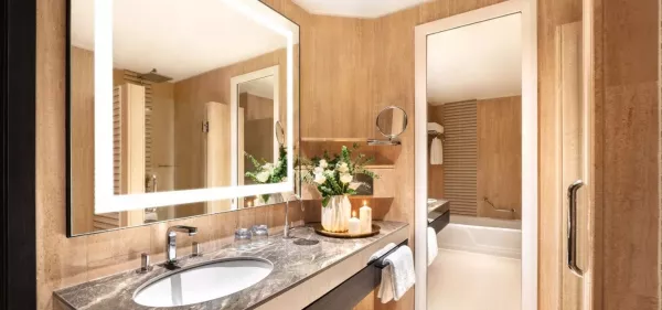 FAMILY ROOM BATHROOM.jpg