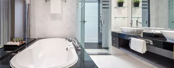 PARKROYAL COLLECTION SUITE BATHROOM.jpg