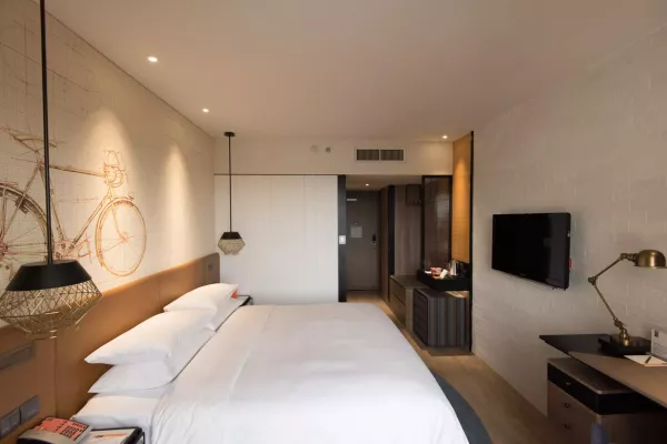 Hotel Jen Tanglin Club Room 1.jpeg