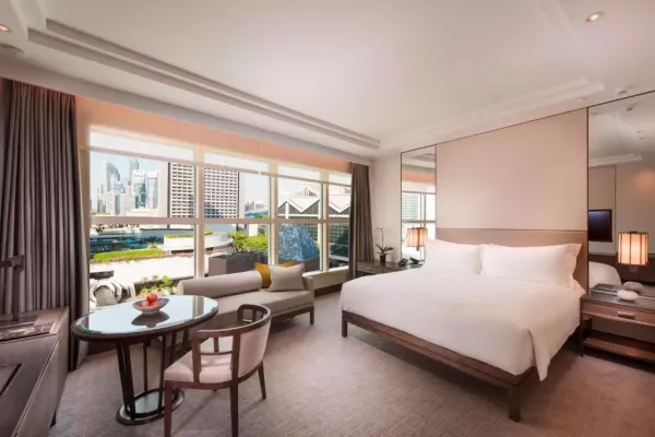 GRAND DELUXE CONRAD.jpg