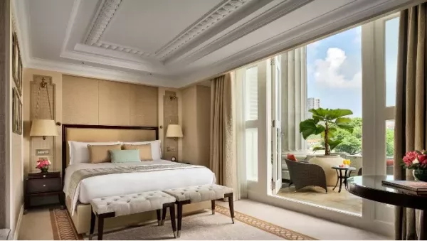 FULLERTON HOTEL QUAY ROOM POOL VIEW.jpg