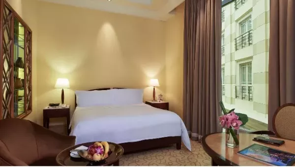 STRAITS CLUB COURTYARD ROOM.jpg