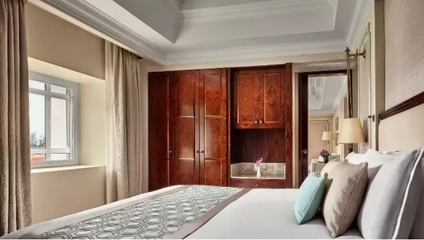 PREMIER COLLYER SUITE 5 .jpg