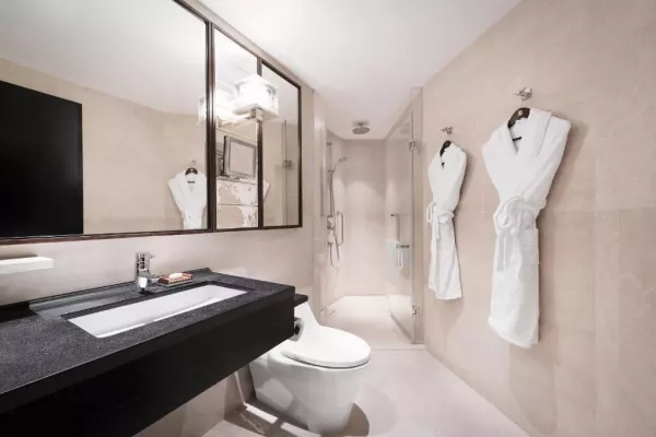 TOWER WING DELUXE BATHROOM.jpg