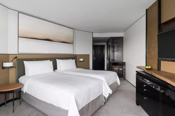 TOWER WING DELUXE ROOM TWN.jpg